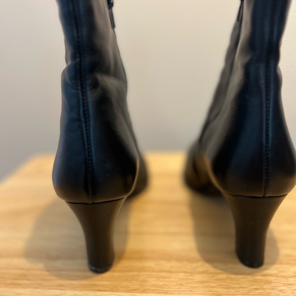 Alexis Black Leather Ankle Boots size 10M - Picture 4 of 9